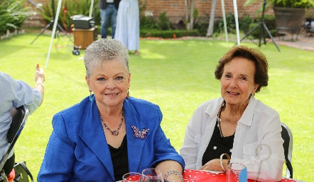  Martha Lozano y Cristina García.