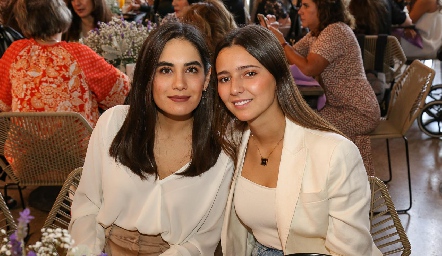  Mariana Rodríguez y Cristina Nava.