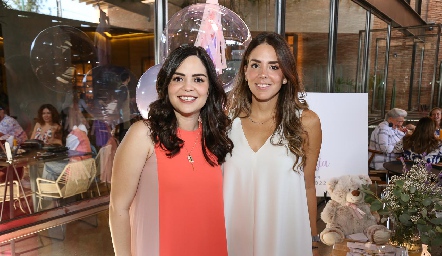  Ana Luisa y Cecilia Cabrera.