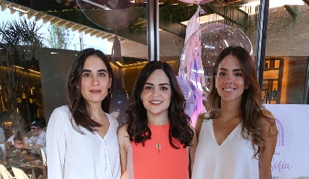  Mariana Rodríguez, Ana Luisa y Cecilia Cabrera.