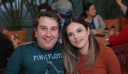 Oscar García y Diana Garnica.