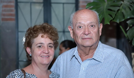 Rosy Flores y Carlos Aldrete.
