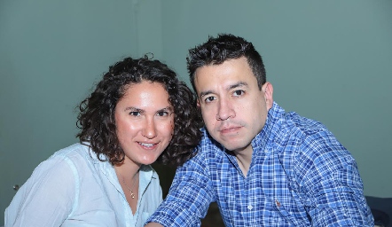 Rosi Flores y Carlos Aldrete.