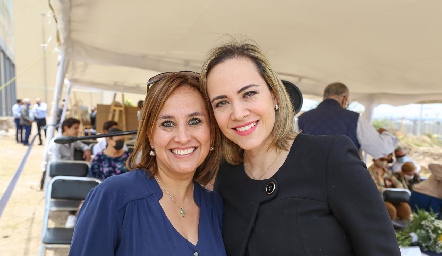  Mireya Juárez y Daniela González.