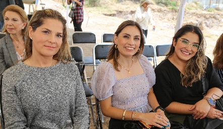  Victoria, Ana Sofía y Carla.