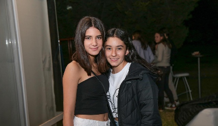  Camila Güemes y Alexa Meade.