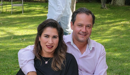  Verónica Martínez y Oliver Meade.