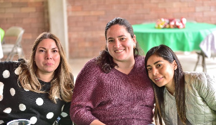  Pamela Acosta, Ana Isabel Rojas y Yuliana Juárez.