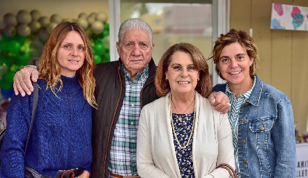  Daniela Alcalde, Jorge Alcalde, Graciela Milán y Ale Alcalde .