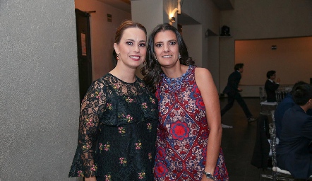  Ana Hernández y Daniela Rivero.