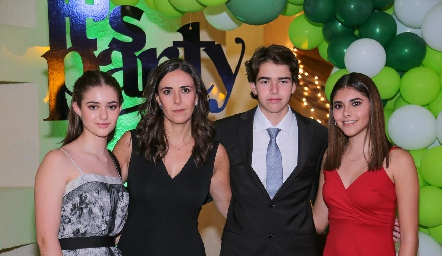  Andrea, Ana, Javier y Alejandra.