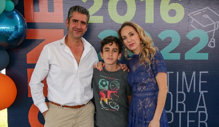  Juan Manuel Güemes y Lila Medina con su hijo Juanma.