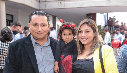  Luis Fernando Gámez, María Fernanda Gámez y Claribel Callejas.
