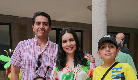  Erick Ponce, Adriana Vázquez Liñán, Ana Pao y Santiago Ponce.
