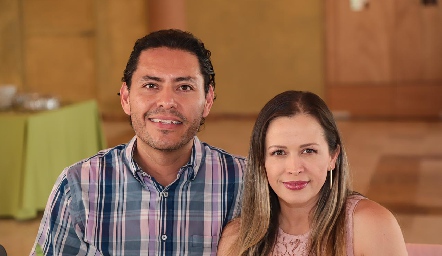  César Lara y Aida Araiza .