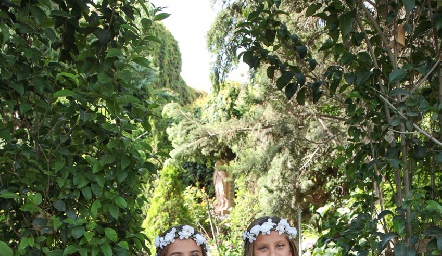  Alexa y Katia Martínez Escobedo.