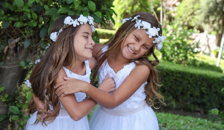  Alexa y Katia Martínez Escobedo.