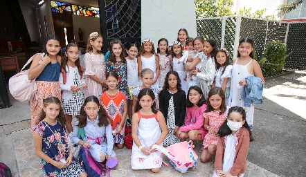  Katia y Alexa con sus mejores amigas.