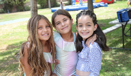  Katia, Alexa y Vale.