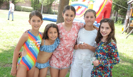  Paula, María Regina, Rafaella, Rania y Paulina.