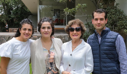  Ana Sofía Velázquez, María José Velázquez, María Zendejas y Pablo Zendejas.