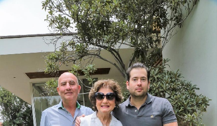  José Zendejas, María Zendejas, José Zendejas y Sofía Oropeza.