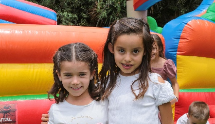  Renata y Julia.