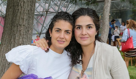  Ana Sofía Velázquez y María José Velázquez.