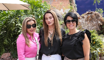  Elvia Hernández, Karen Andrade y Zaira Ríos.