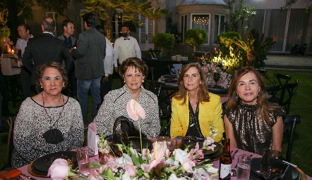  Maty Ocejo, Pilar Ocejo, Maripepa Valladares y Gabriela Resendez.