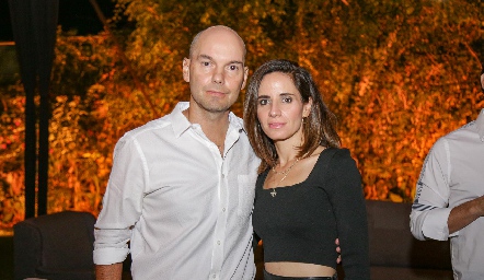  Alejandro González e Ifi Güemes.