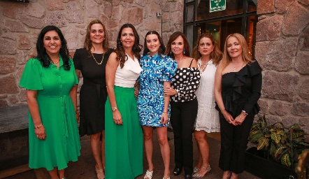  Claudette con las organizadoras July, Claudette y Mely Mahbub, Elsa Tamez, Maru Martínez y Claudia del Pozo.