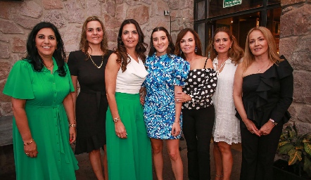  Claudette con las organizadoras July, Claudette, Mely Mahbub, Elsa Tamez, Maru Martínez y Claudia del Pozo.