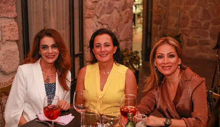  Lizette Abud, Susana Salgado y Doris Gandy.