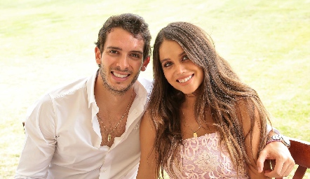  Benjamín Martin Alba y Lorena Alvarado.