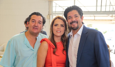  Mauricio Lozano, Ana Alvarado y Marcelo Lozano.