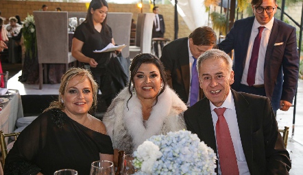  Soledad Piñero, Diana Reyes y Arturo Ríos.