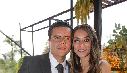  Carlos Gallardo y Paulina Rodríguez ya son esposos.