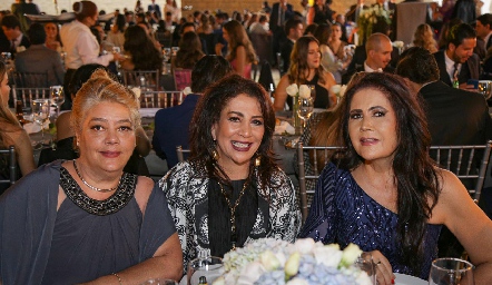  Dolores Pro, Mercedes Morales y Ana Fonte.
