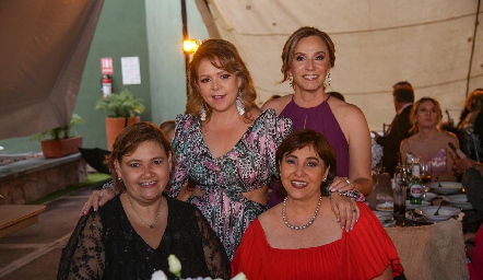  Rocío Covarrubias, Bety Lavín, Aurora García y Adriana Alcalde.