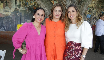  Liliana Zuviri, Alejandra Rodríguez y Adriana Medina.