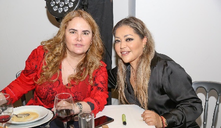  Ana Gaby Rodriguez y Maria Elena Martinez.