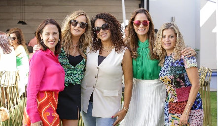  Leticia Aguilar, Erika Olivares, Marisa Calderón, Gloria Medina y Verónica Escobedo.