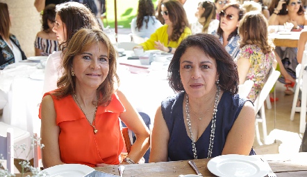  Lucía Estrada y Juliana Garza.