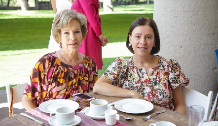  Martha Elena y Ana Luisa Garza.