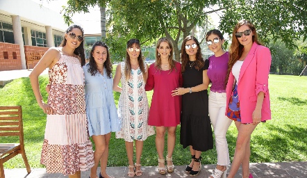  Ana María Villanueva, Sofía Villar, Zaira Herbert, Mónica Garza, Mariana Yishima, Samantha Sánchez y Diana Favela.