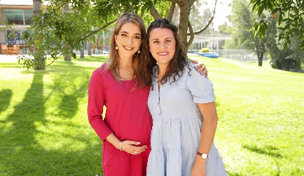  Mónica Garza y Sofía Villar.