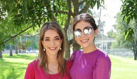  Mónica Garza y Samantha Sánchez.