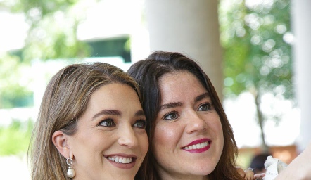  Mónica Garza e Isha Quero.