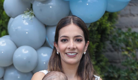 Mónica Duarte con su hijo Rodrigo.